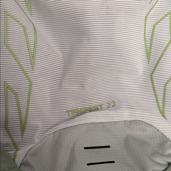 Osprey Tempest 22L Women’s Lightweight Hiking Backpack - Picture 2 of 7